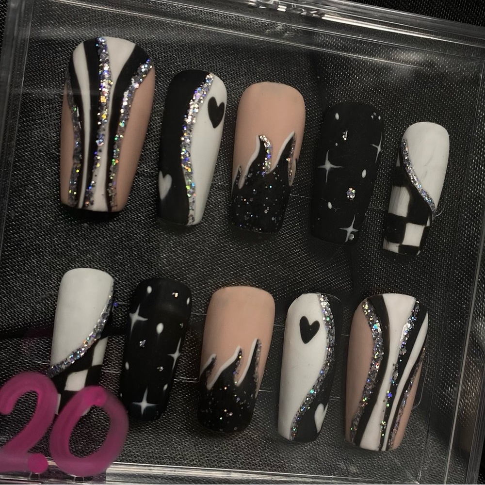 Custom press ons - Picture 2 of 2
